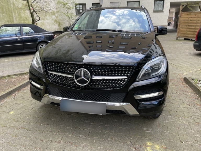 LED Tagfahrlicht Design Scheinwerfer für Mercedes Benz ML W166 11-15 schwarz